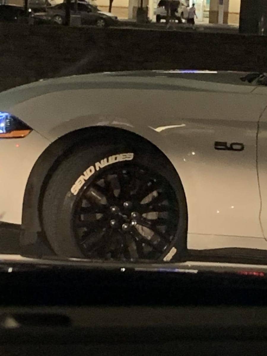 potret stiker mobil aneh (reddit.com/user/MemesOverMeds)