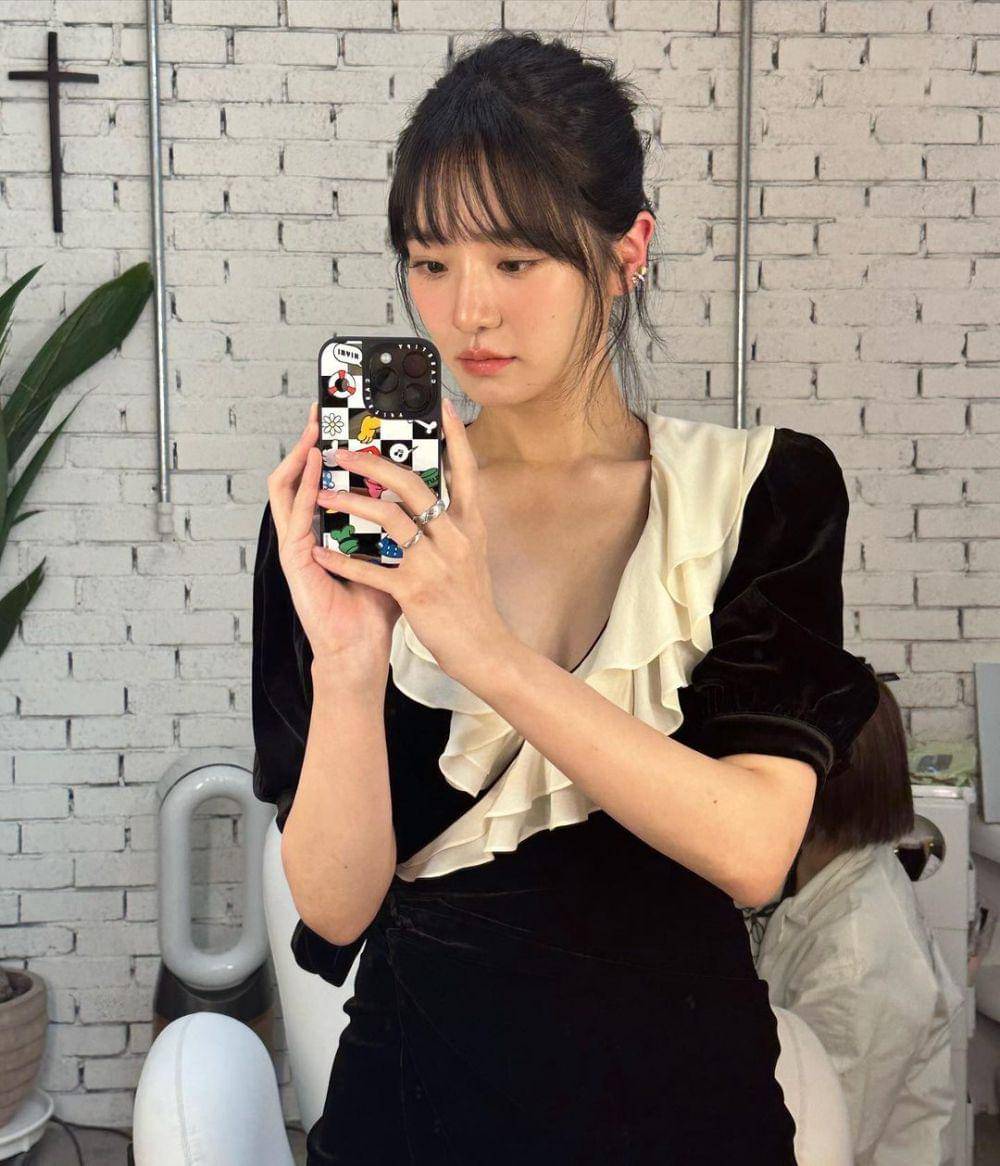 Park Gyu Young (instagram.com/lavieenbluu)