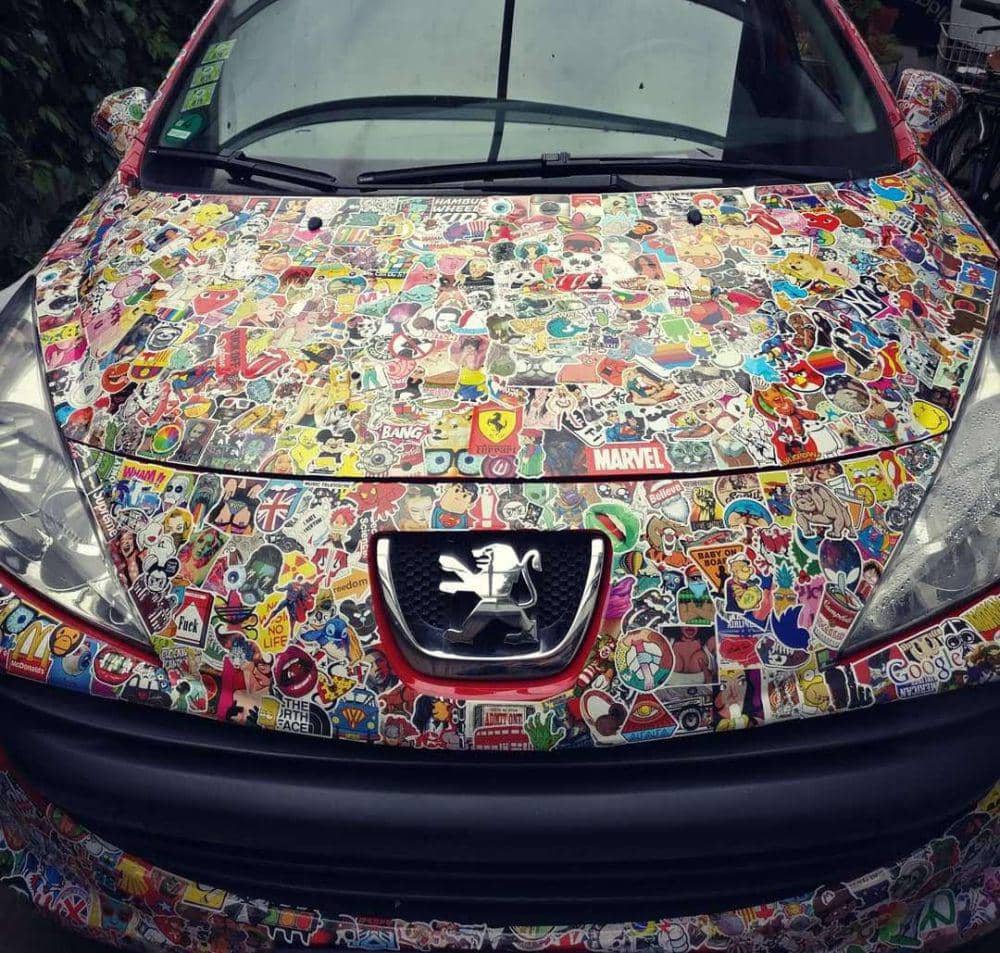 potret stiker mobil aneh (reddit.com/user/plaetzchen)