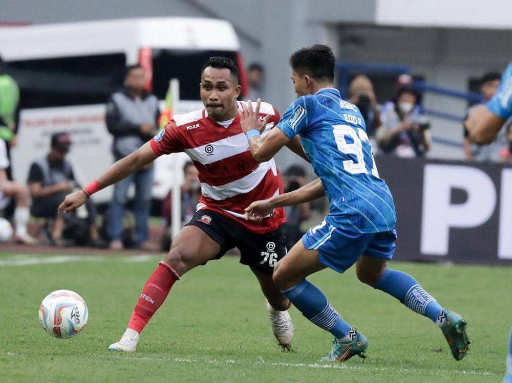 Madura United saat menghadapi Persib Bandung pada putaran pertama di Liga 1 Indonesia 2023/2024. (instagram.com/maduraunited.fc)