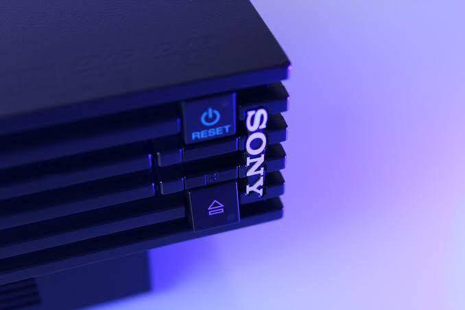 konsol PlayStation 2 (unsplash.com/@chilink)