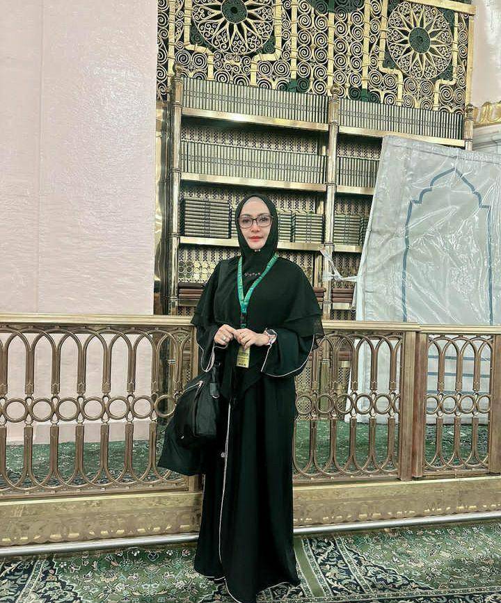 potret Eddies Adellia ibadah haji (instagram.com/eddiesadellia)
