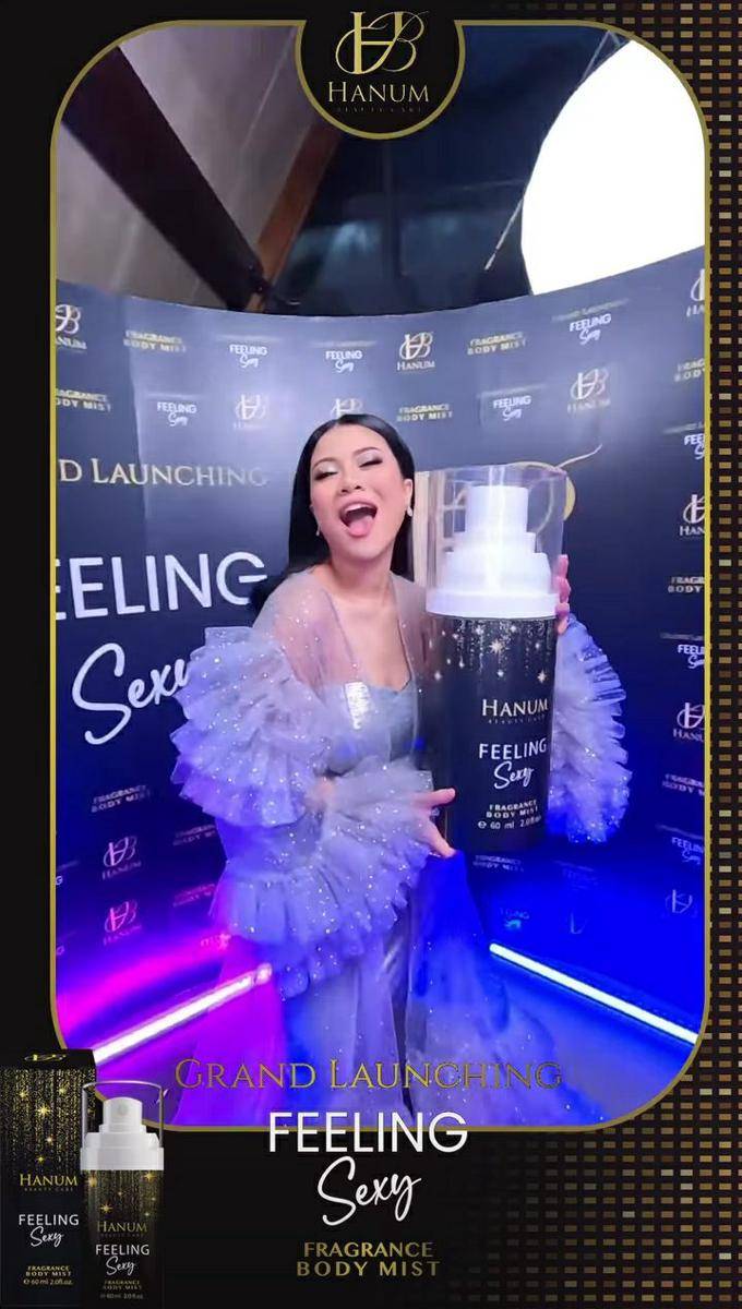 Potret Hanum Mega di grand launching produk sendiri (instagram.com/real.hanummegaa)