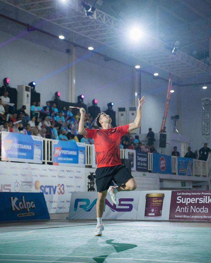Raffi vs Dion Wiyoko badminton (instagram.com/raffinagita1717)