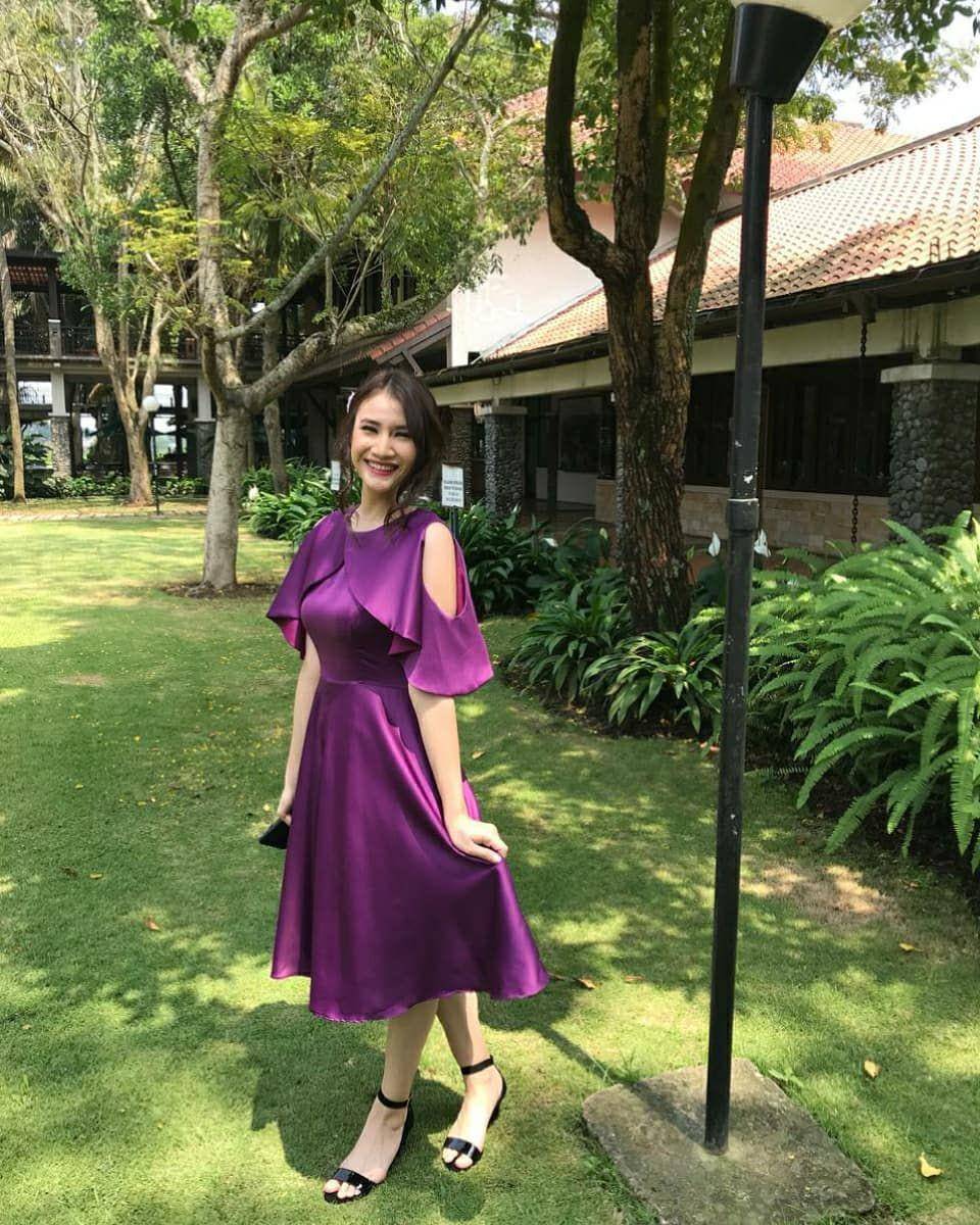 Baju kondangan ala Frieska Anastasia (instagram.com/frieskatch)