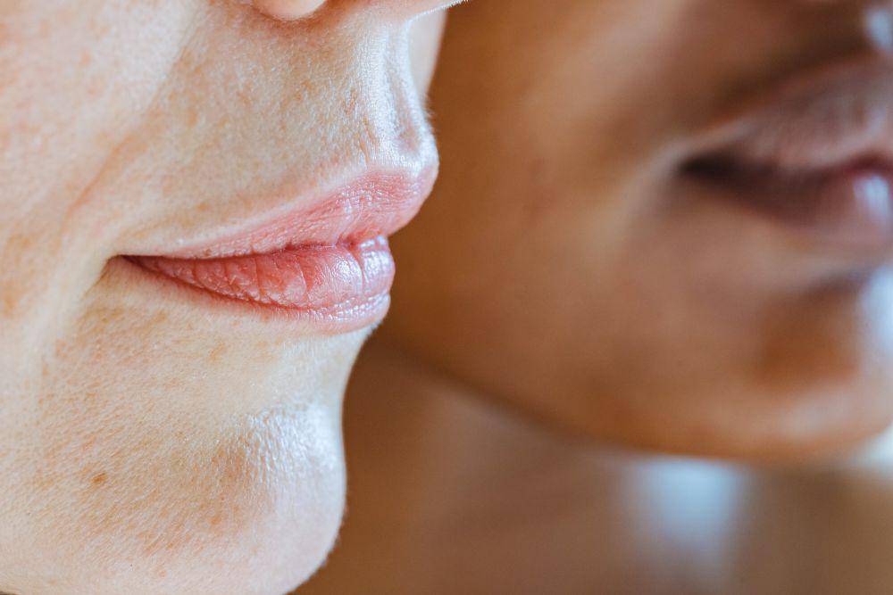 ilustrasi bibir wanita (pexels.com/Angela Roma)