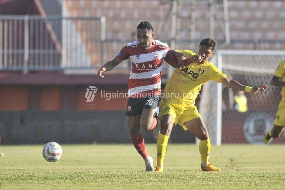 Pemain Persik Kediri saat melawan Madura United. Ligaindonesiabaru.com