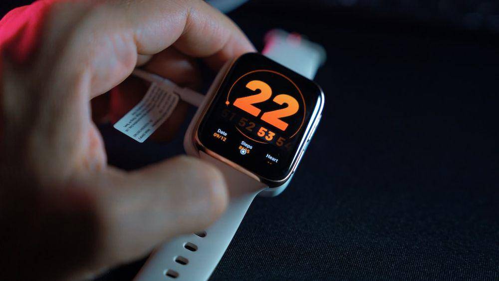ilustrasi smartwatch (unsplash.com/Onur Binay)