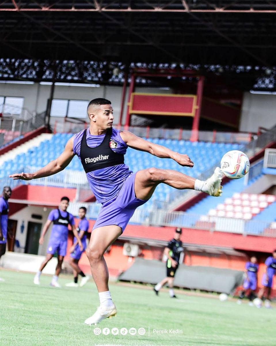 Renan Silva saat berlatih. instagram.com/persikfcofficial