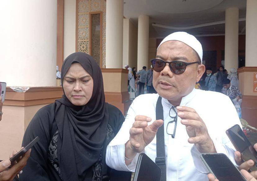 Mulya Asri Rambe sebagai salah satu jemaah haji yang telah tiba di Debarkasi Medan (Dok. Istimewa)
