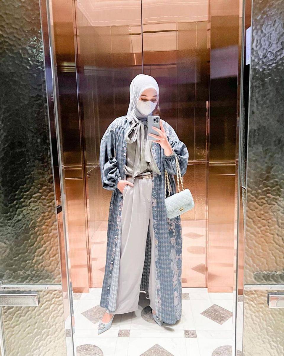 inspirasi outfit hijab semi formal ala Indira Hapsari (instagram.com/indirahapsari)