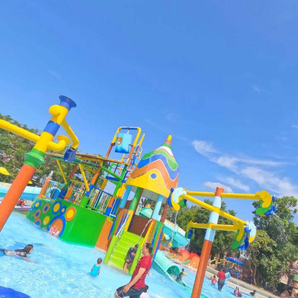 Potret Transera Waterpark di Kota Harapan Indah, Bekasi (instagram.com/transerawaterpark.bekasi)