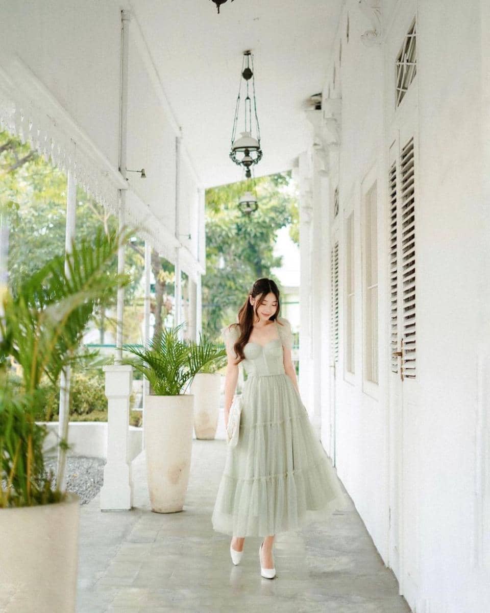 Style pesta ala Nesya Rhenata. (instagram.com/nesyarhenata)