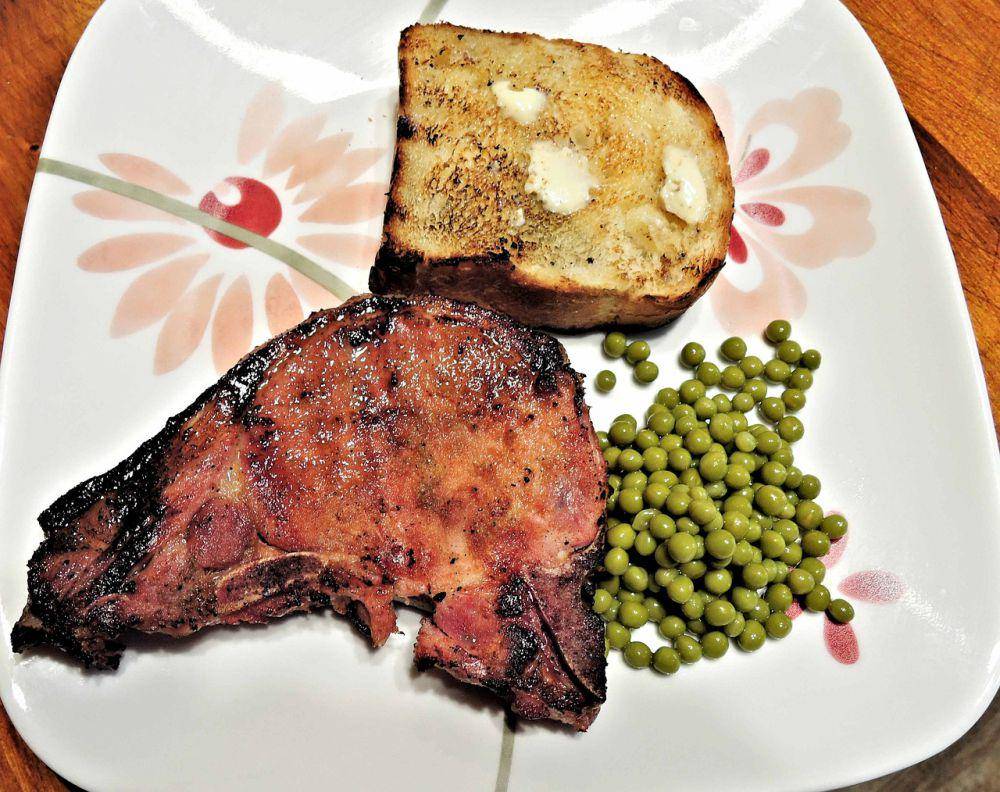 Steak dan garlic bread (pixabay.com/pixel1)