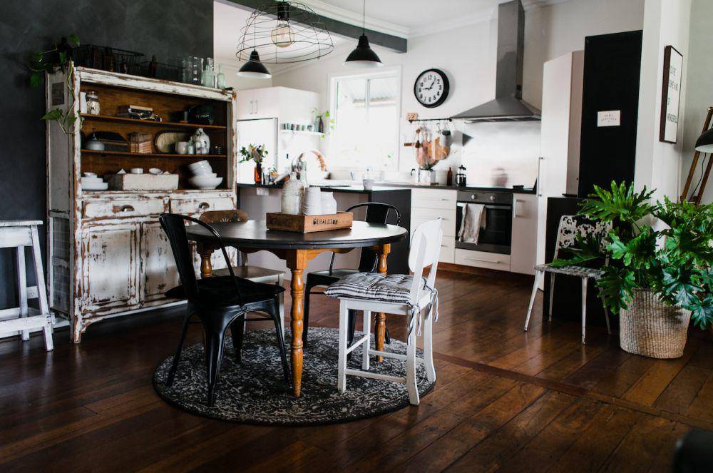 ruang makan mungil estetik (pexels.com/Rachel Claire)