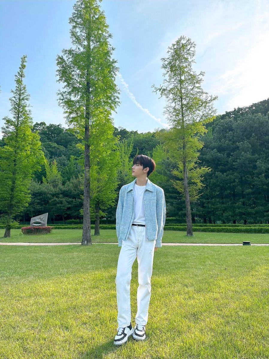 Zhang Hao ZB1 (twitter.com/ZB1_official)