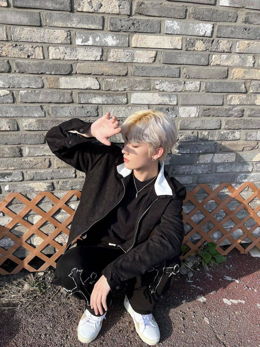 Ricky ZB1 (twitter.com/ZB1_official)