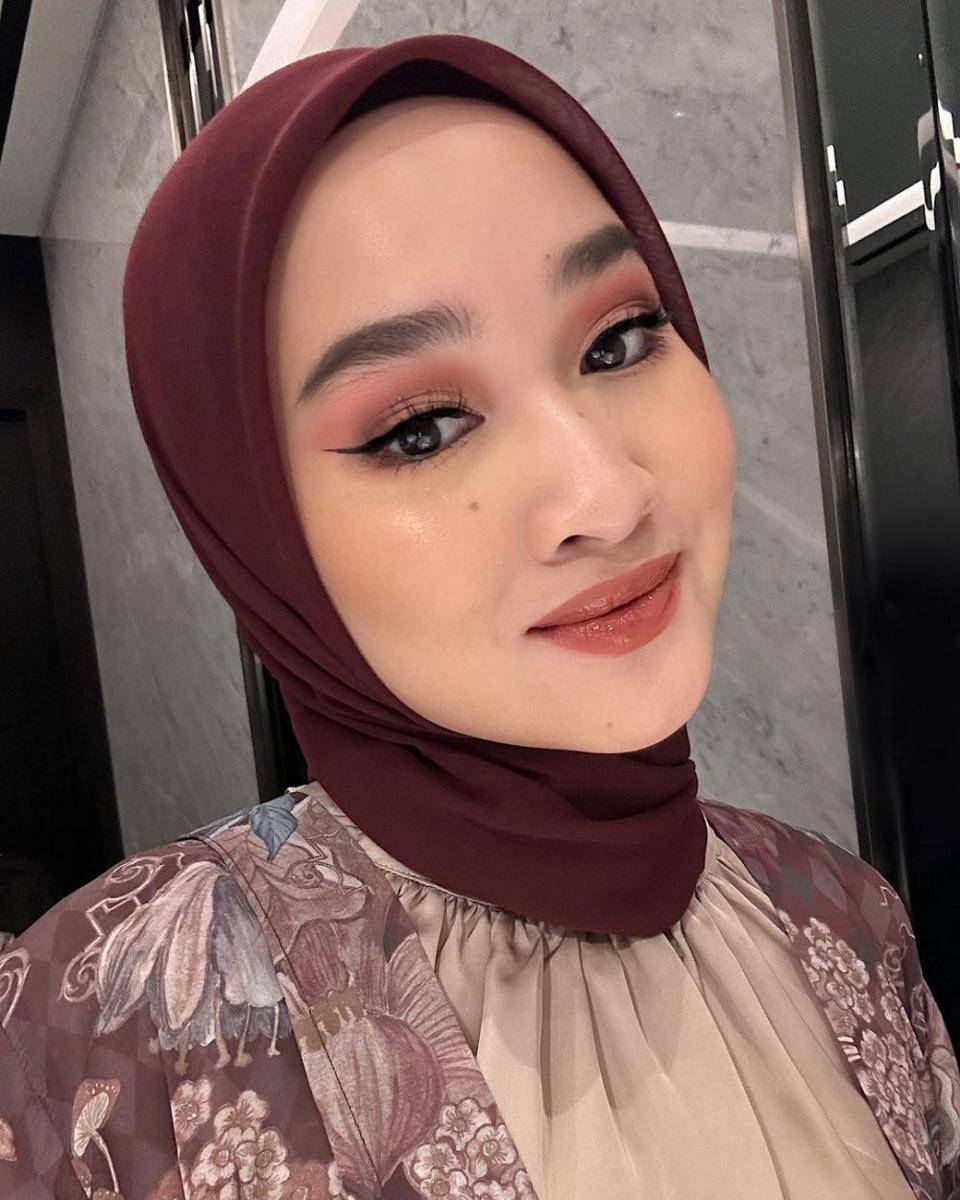 Inspirasi Makeup ala Kiara Leswara (instagram.com/kiaraleswara)