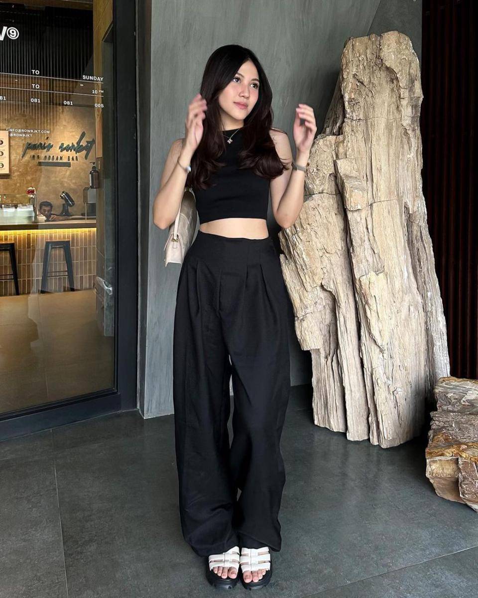 Ide OOTD Kencan ala Shasa Zhania (Instagram.com/shazhaniaa)