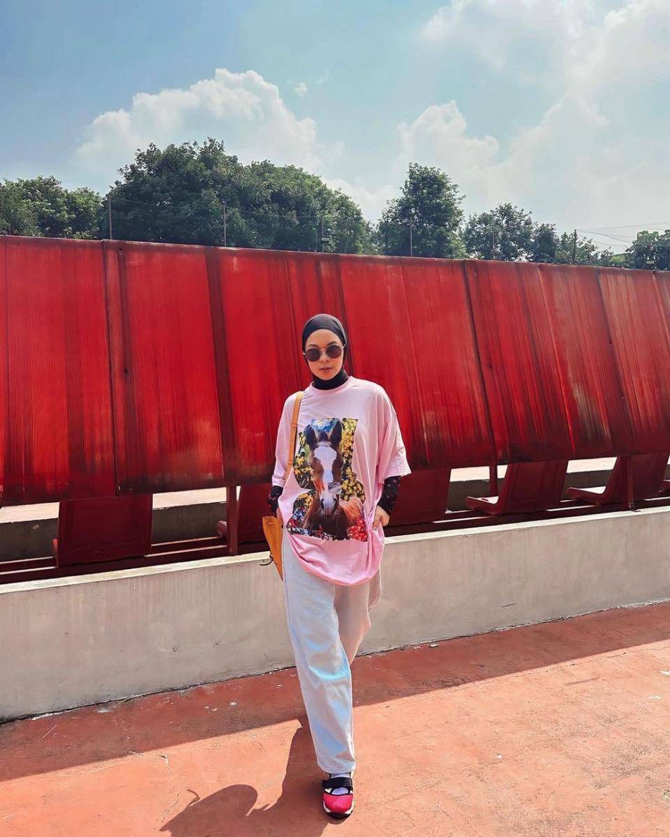 Inspirasi OOTD untuk konser We The Fest (WTF) 2023 (instagram.com/tantrinamirah)