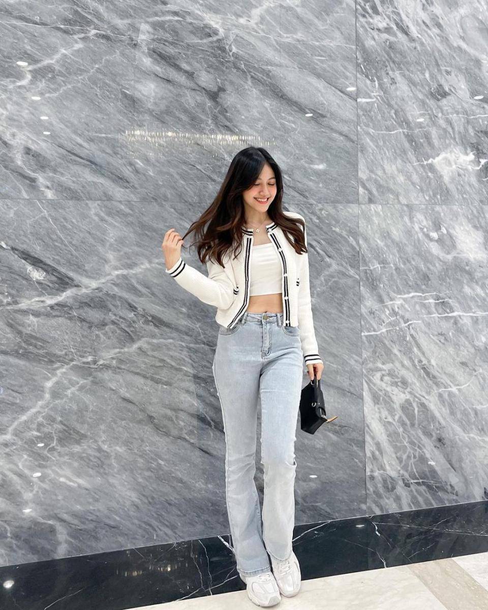 Ide OOTD Kencan ala Shasa Zhania (Instagram.com/shazhaniaa)