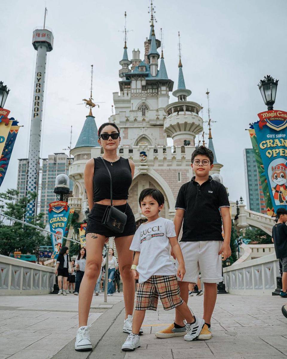 potret Nikita Mirzani dan buah hati (instagram.com/nikitamirzanimawardi_172)