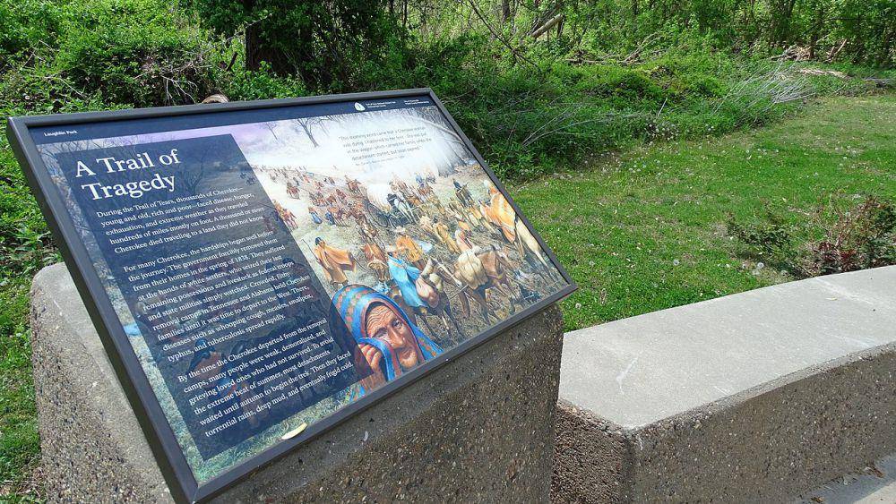 monumen peringatan Trail of Tears (commons.wikimedia.org/Adam Jones)