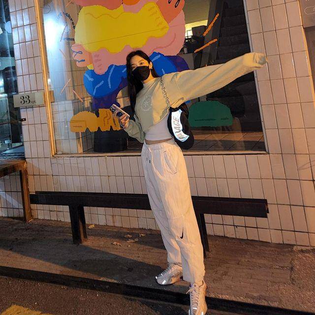 Lee Chung Ah (instagram.com/leechungah)