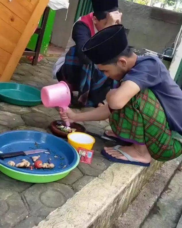 alih fungsi gayung (instagram.com/unconditionaldesign)