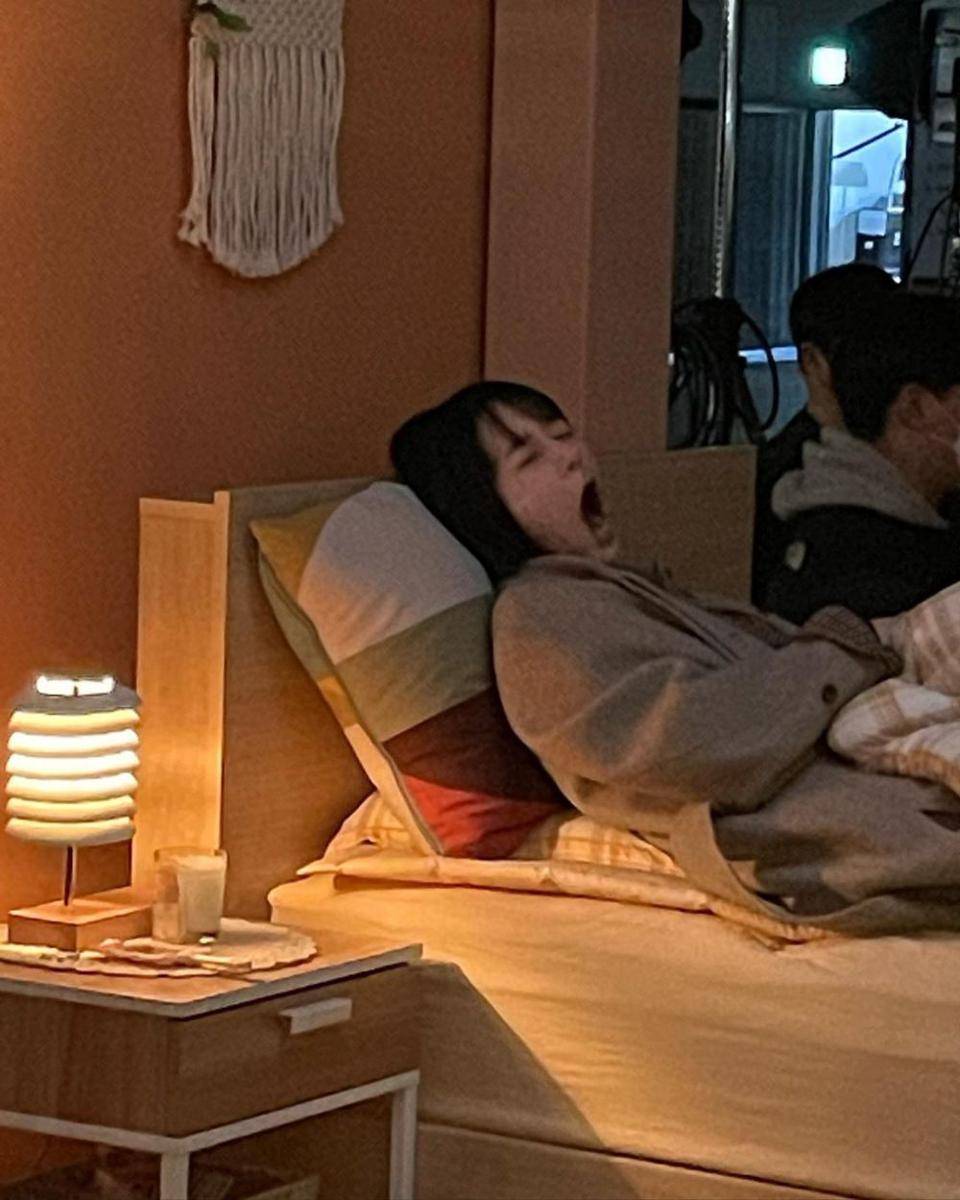 potret Park Gyu Yeong di balik layar drama Celebrity (instagram.com/lavieenbluu)