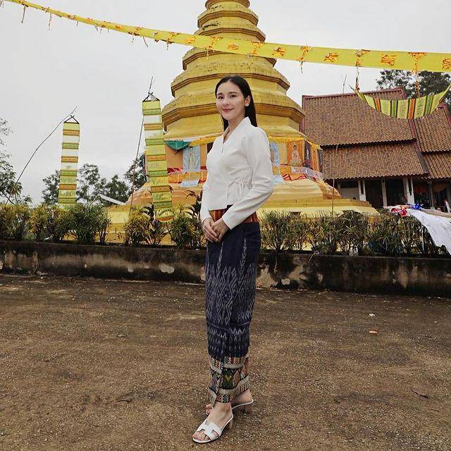 potret Aom Sushar (instagram.com/aom_sushar)