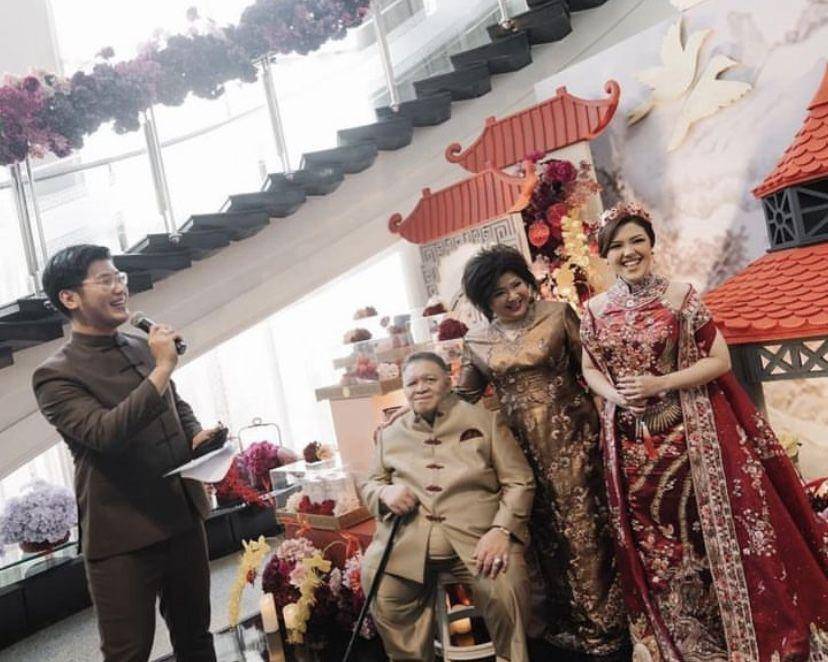 potret lamaran Tina Toon dan Daniel (Instagram.com/tinatoon101)