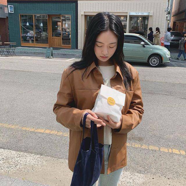 Park Gyu Young (instagram.com/lavieenbluu)