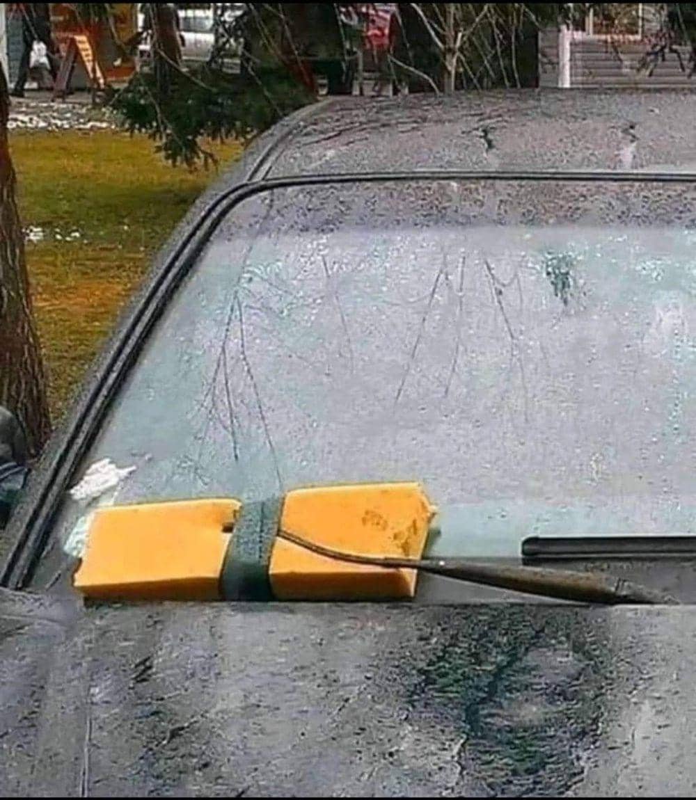 potret pengganti wiper mobil terkocak (reddit.com/r/redneckengineering)