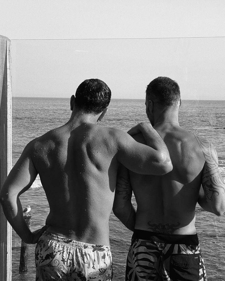 potret kenangan Ricky Martin dan suami (instagram.com/ricky_martin)