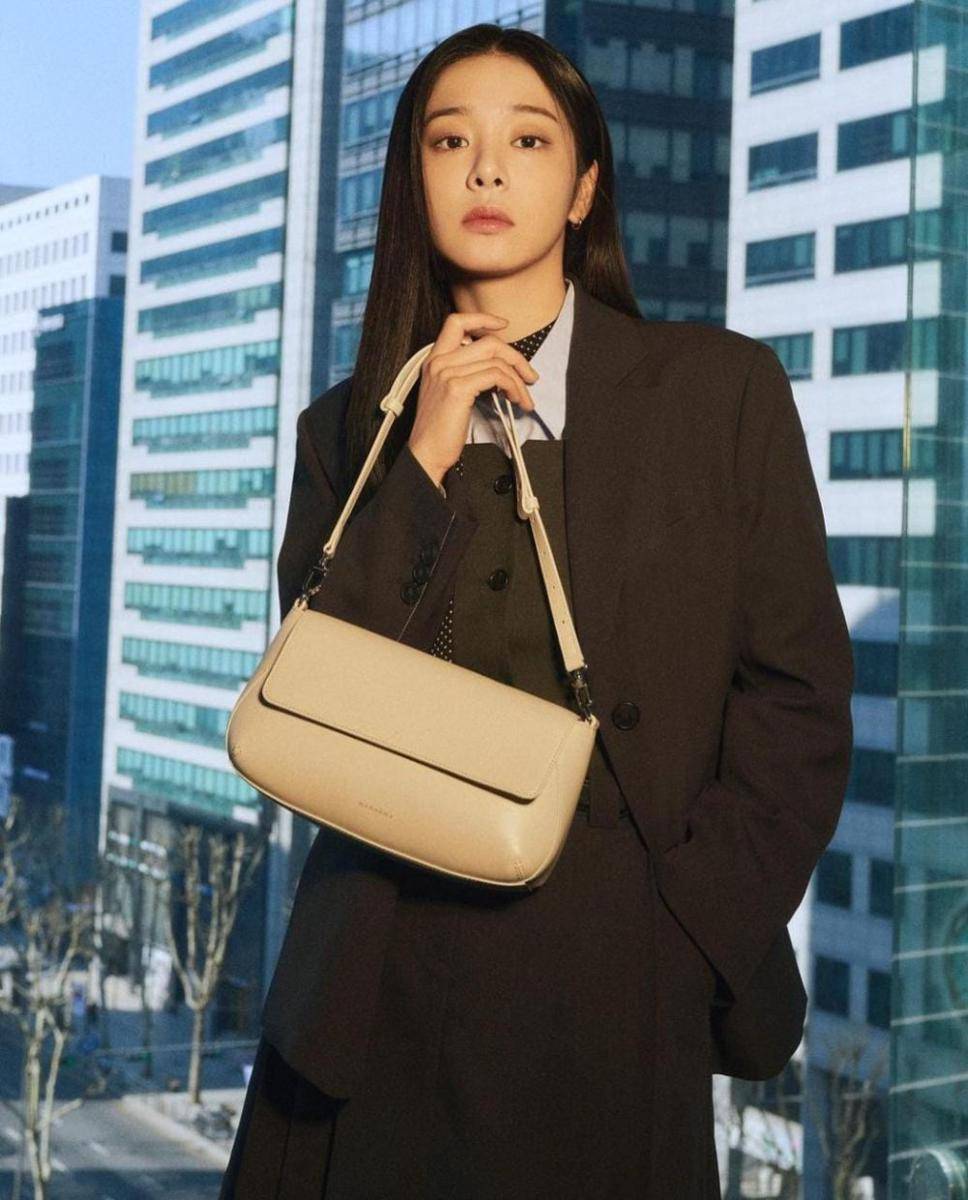 Seol In Ah (instagram.com/_seorina)