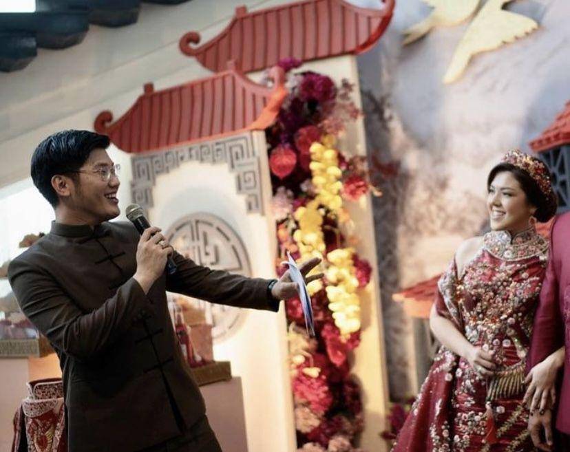 potret lamaran Tina Toon dan Daniel (Instagram.com/tinatoon101)