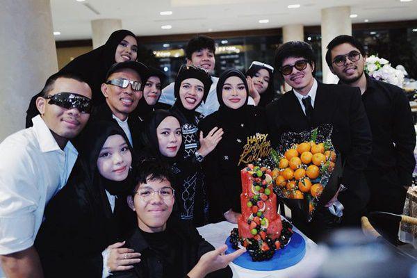 kejutan ulang tahun Aurel (Instagram.com/genifaruk)