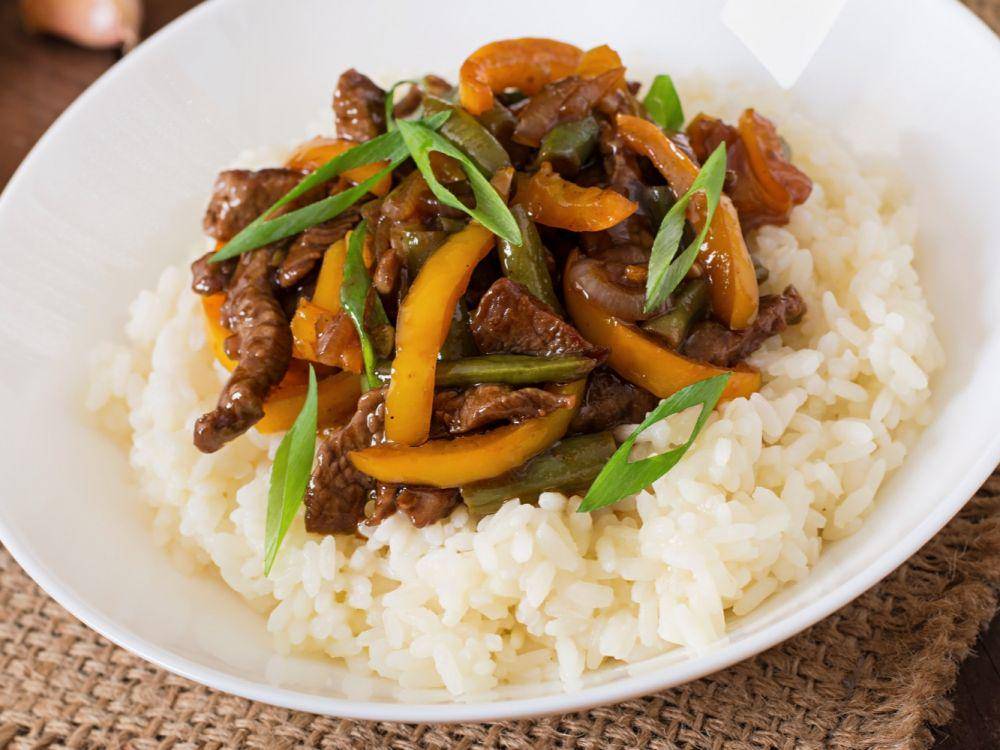 ilustrasi beef teriyaki (freepik.com/timolina)