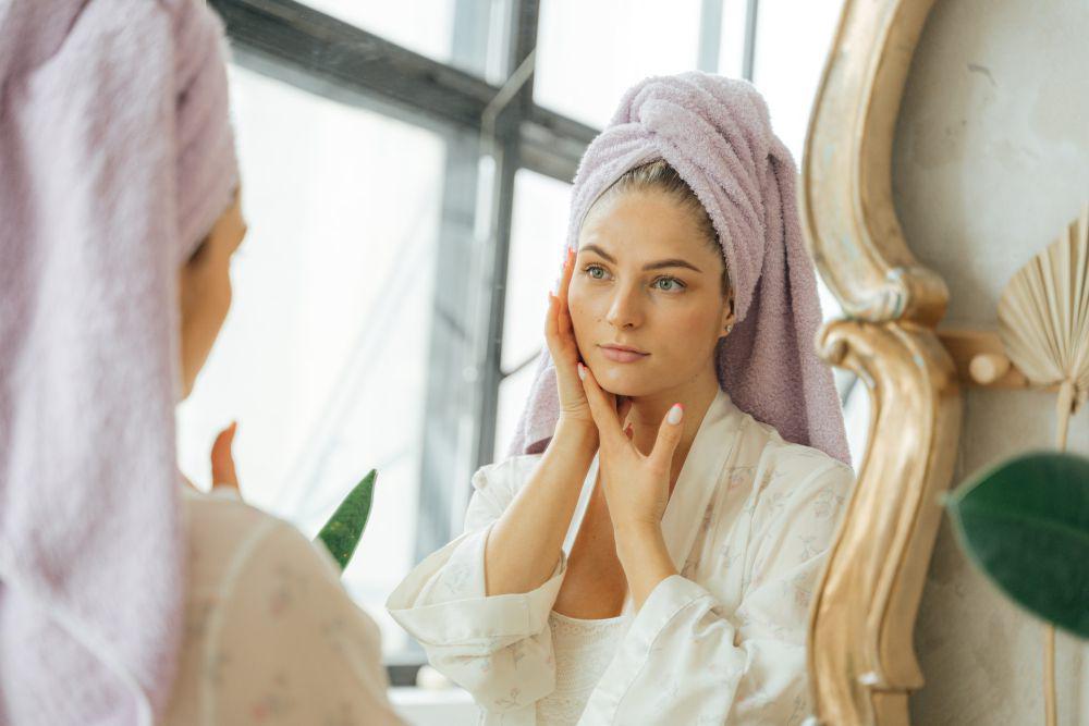 5 Tips Mudah Atasi Kulit Wajah yang Kering saat Musim Kemarau