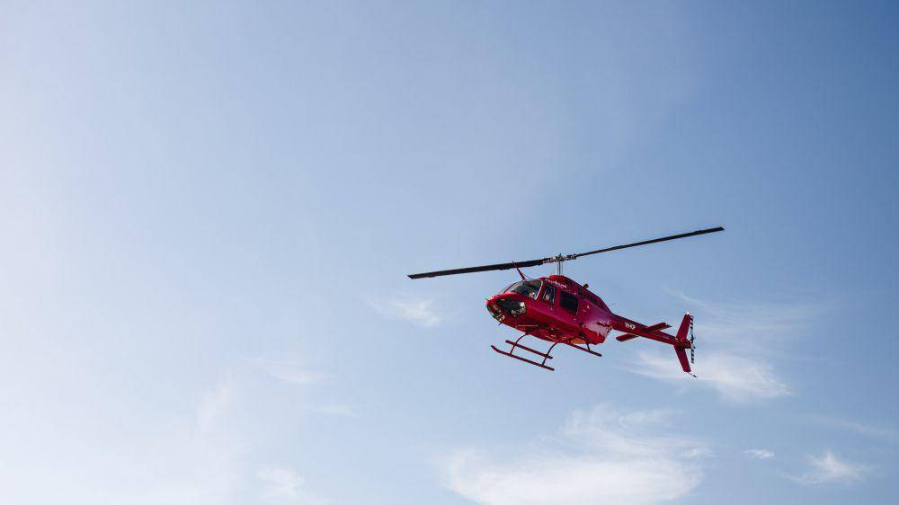 ilustrasi helikopter (unsplash.com/@isaacbenhesed)