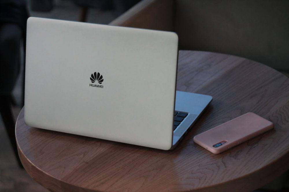 ilustrasi perangkat Huawei (unspalsh.com/Dmitry Rodionov)