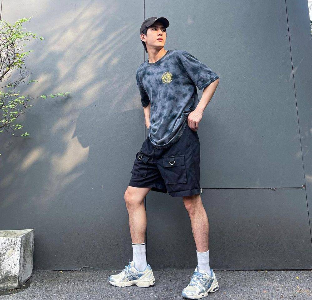 inspirasi daily outfit Sea Tawinan (instagram.com/sea_tawinan)