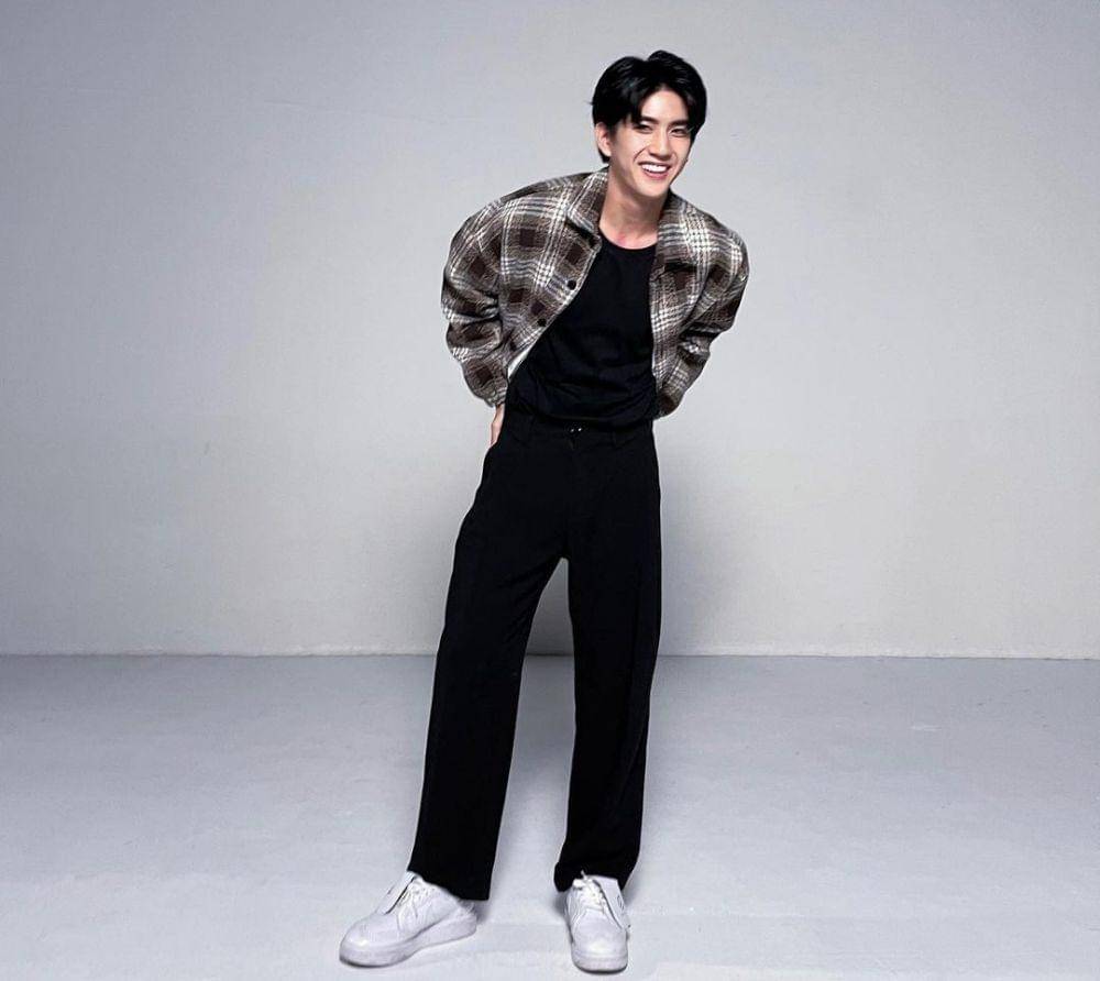 inspirasi daily outfit Sea Tawinan (instagram.com/sea_tawinan)