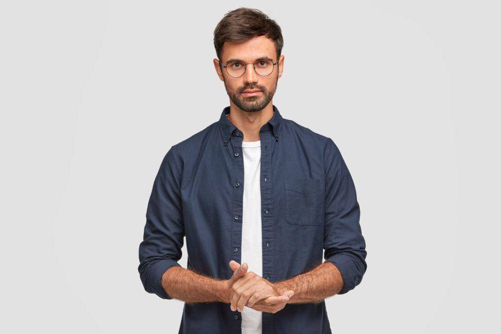 ilustrasi seseorang dengan keunikan diri - personal branding (freepik.com/wayhomestudio)