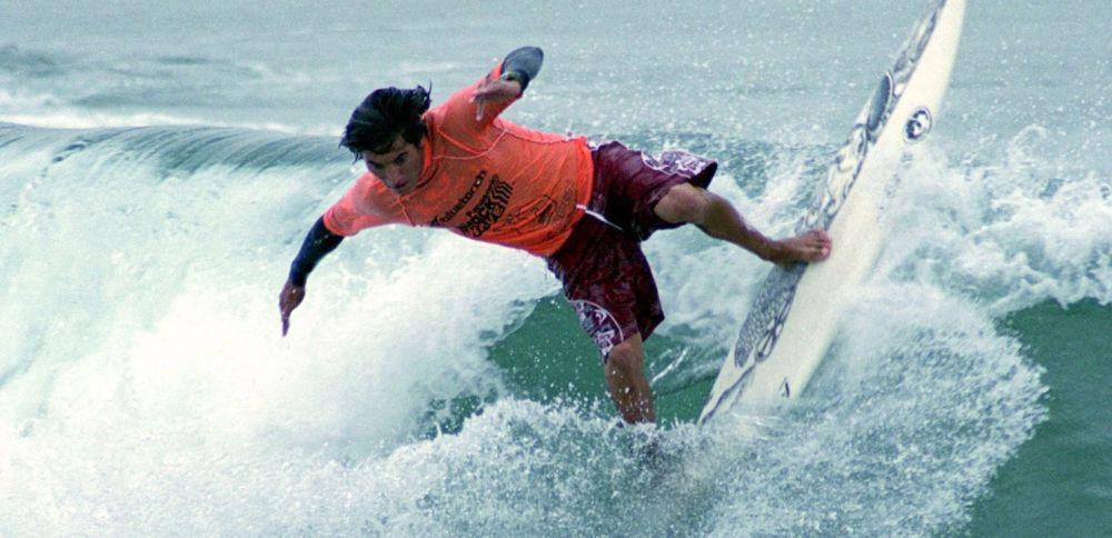 Mikala Jones Meninggal Saat Berselancar di Mentawai