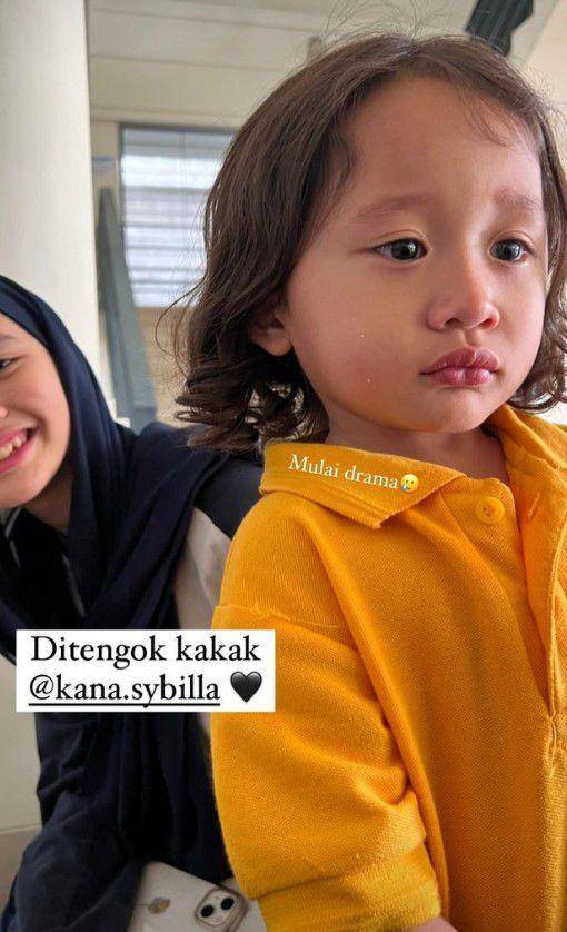 Zaskia Mecca antar anak sekolah (Instagram.com/zaskiadyamecca)