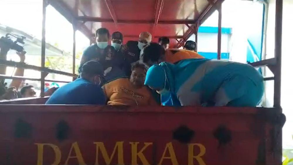 Pria Berbobot 200 Kg Dirujuk ke RSCM, Pakai Mobil Damkar