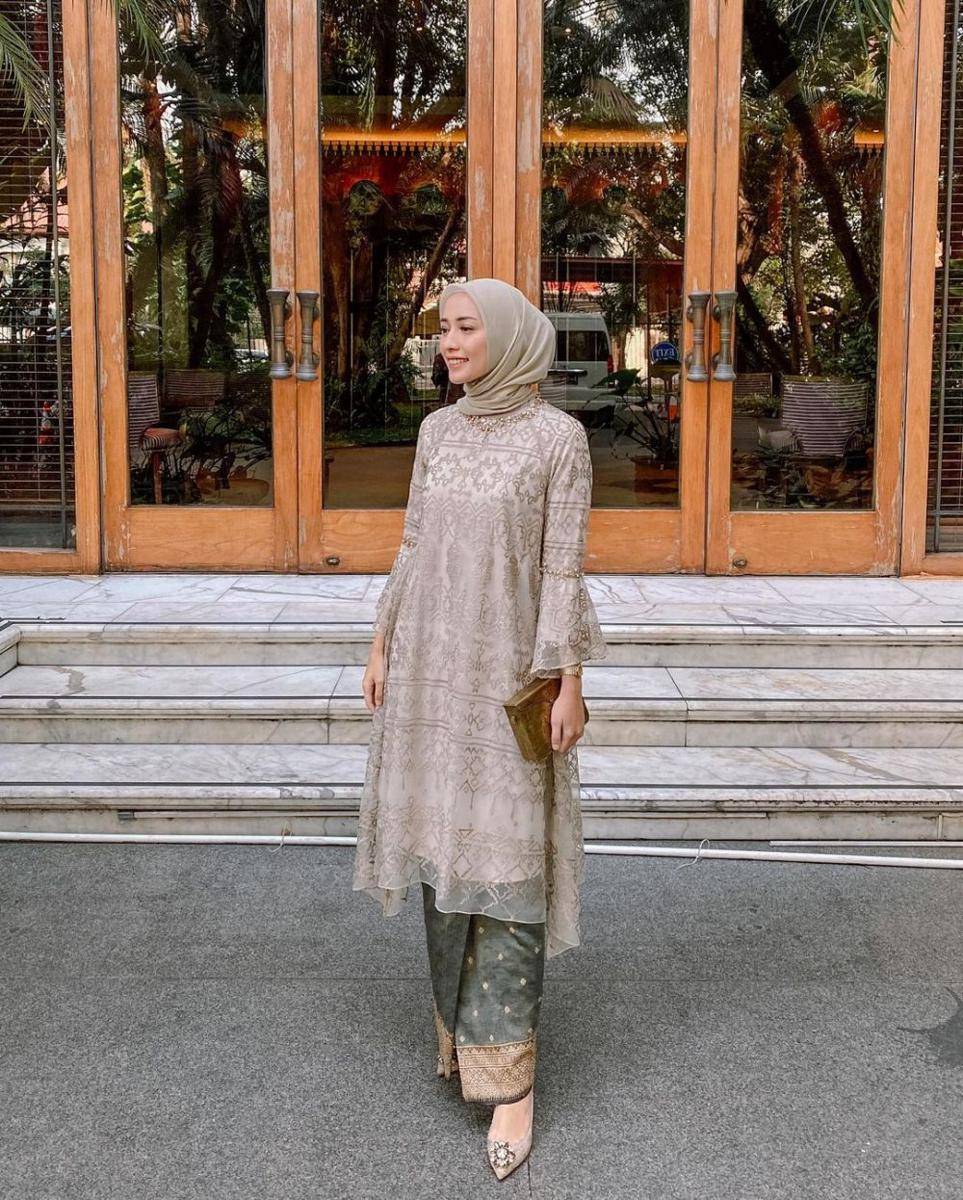 OOTD kondangan hijab modern ala Mega Iskanti (instagram.com/megaiskanti)