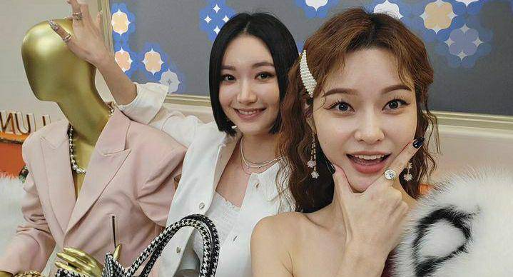 Kim Si Hyun dan Han Eu Ddeum di balik layar Celebrity (instagram.com/haneuddeum)